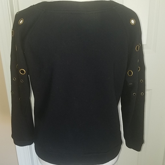 Venus black top with rivets & zipper accents - Picture 4 of 8